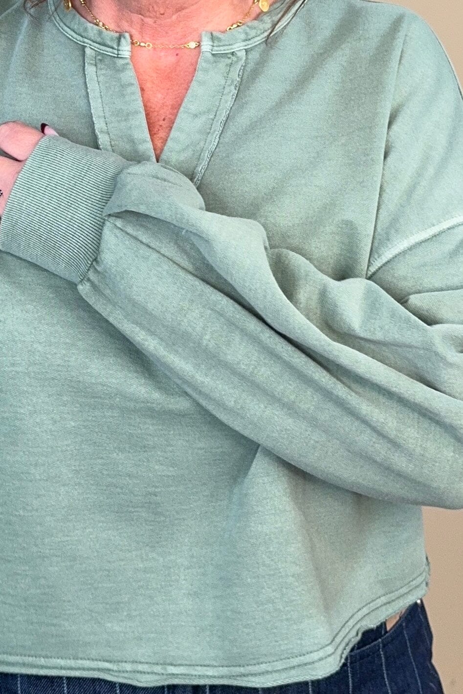 Raw Edge Cropped V Neck Sweatshirt - Olive JRTOP CASUAL TOP BLUPEPPER