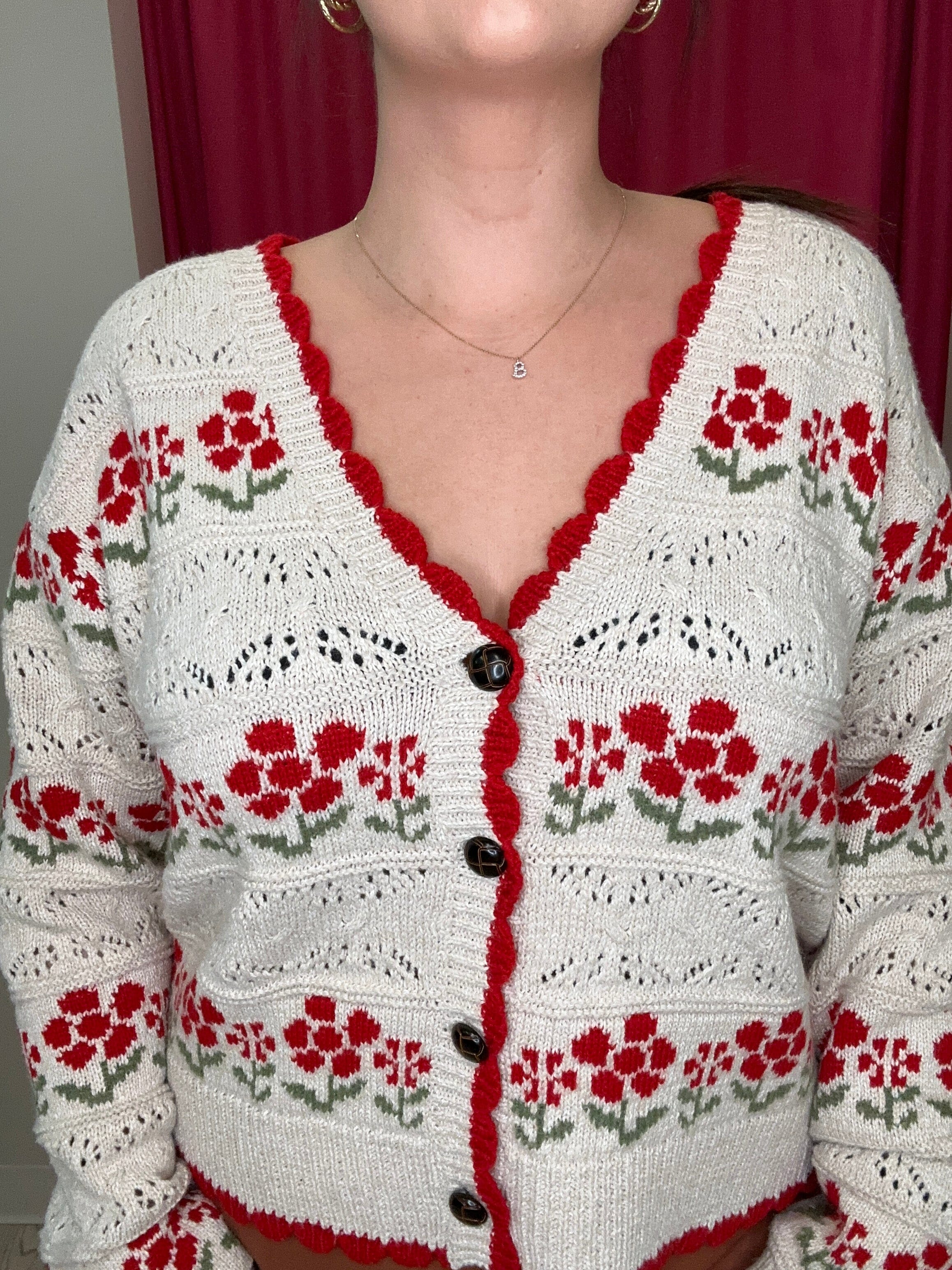 Long Sleeve Sweater Cardigan w/Flowers OUTFIT COMPLETER VERYJ