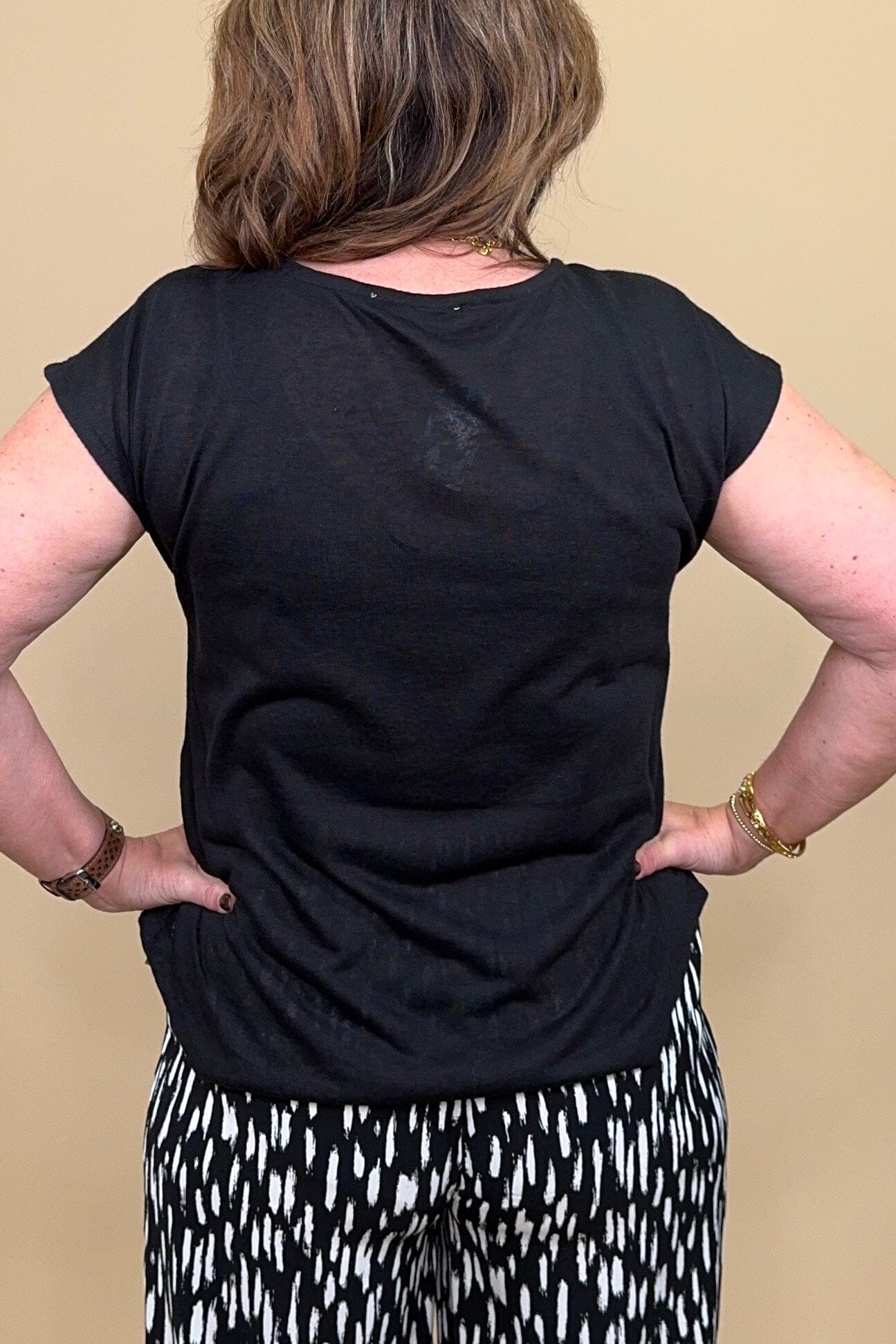 Cap Sleeve Scoop Neck Top w/White Stitch Flowers MISSY TOP SPECIAL KEREN HART