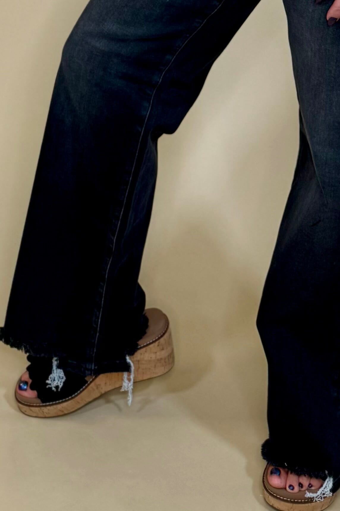 Low Rise Wide Leg Jeans BOTTOMS RISEN