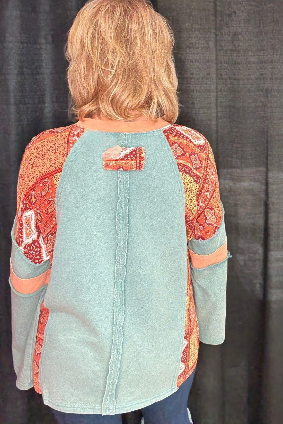 Long Sleeve Crew Neck w/Printed Shoulders JRTOP CASUAL TOP EASEL