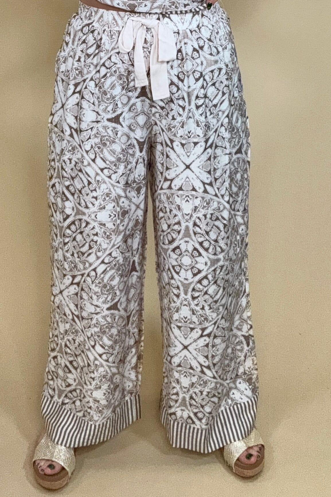 Printed Pull On Pant w/Bow BOTTOMS SHE&SKY