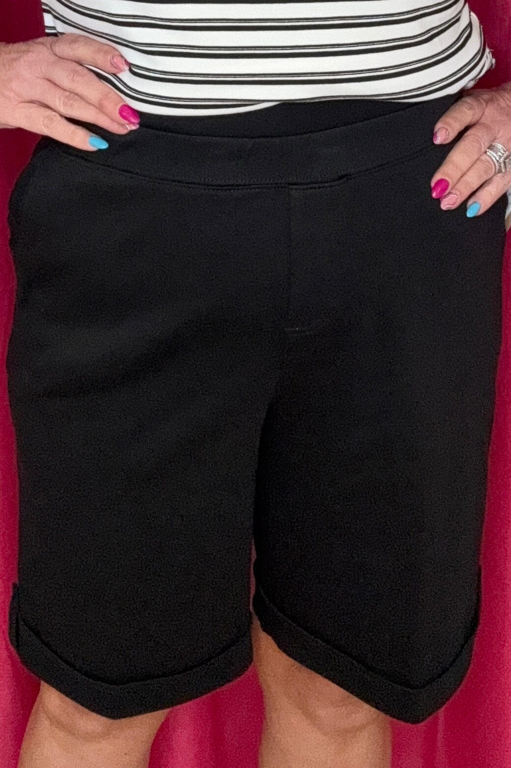 Pull On Short with Pockets and Cuff BOTTOMS SOUTHERN LADY BLK S