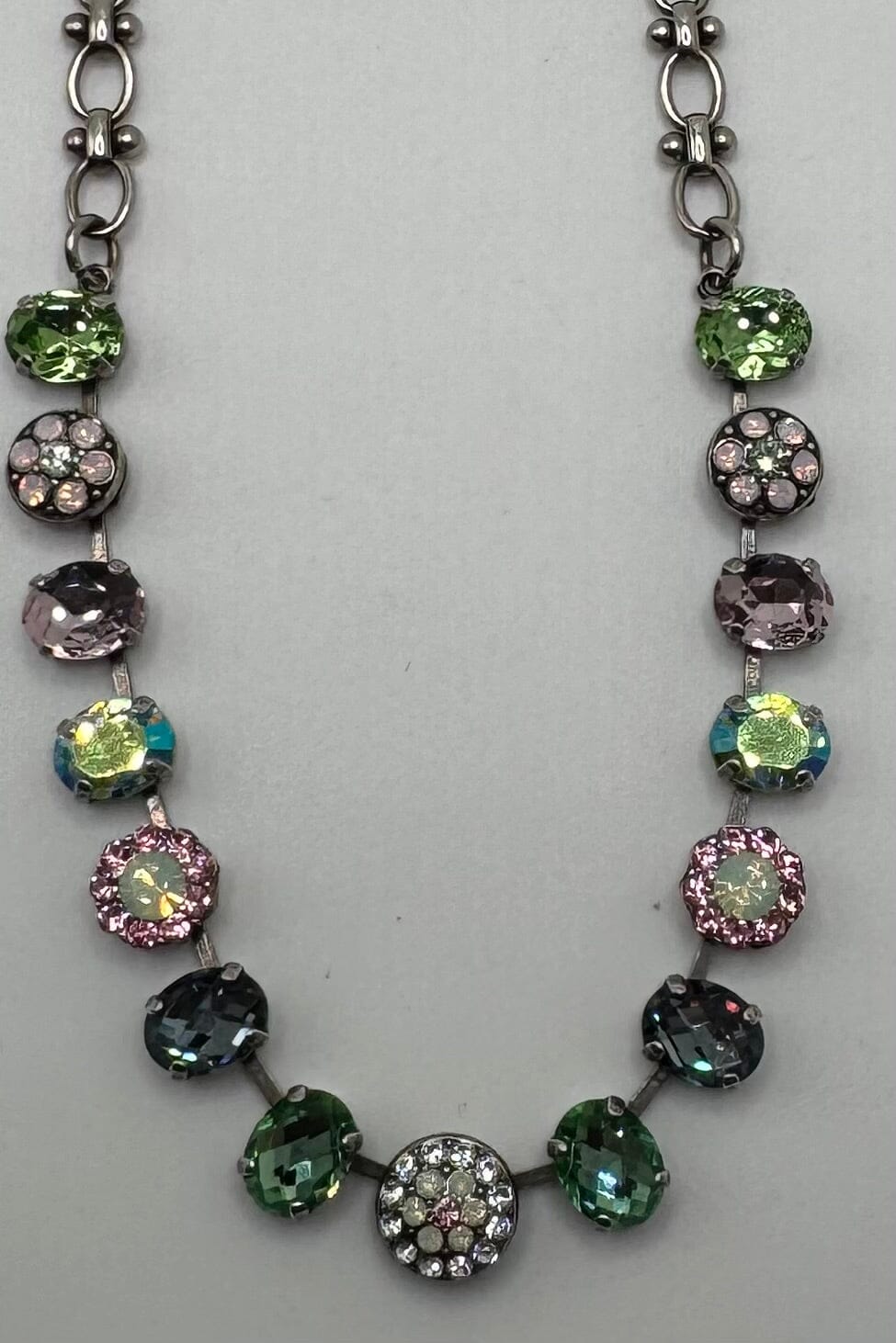 Medium Oval Everyday Necklace in "Eternity" BETTERBRANDJEWELRY Mariana