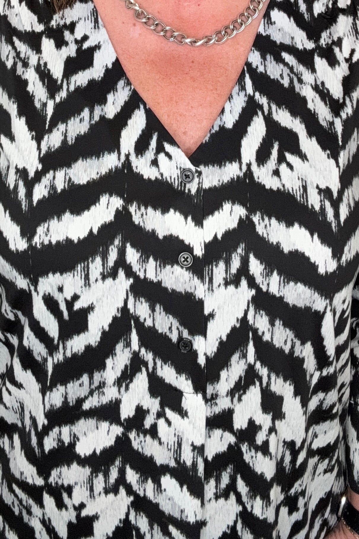 Black and White Printed Lightweight Top MISSY TOP SPECIAL ZAC & RACHEL