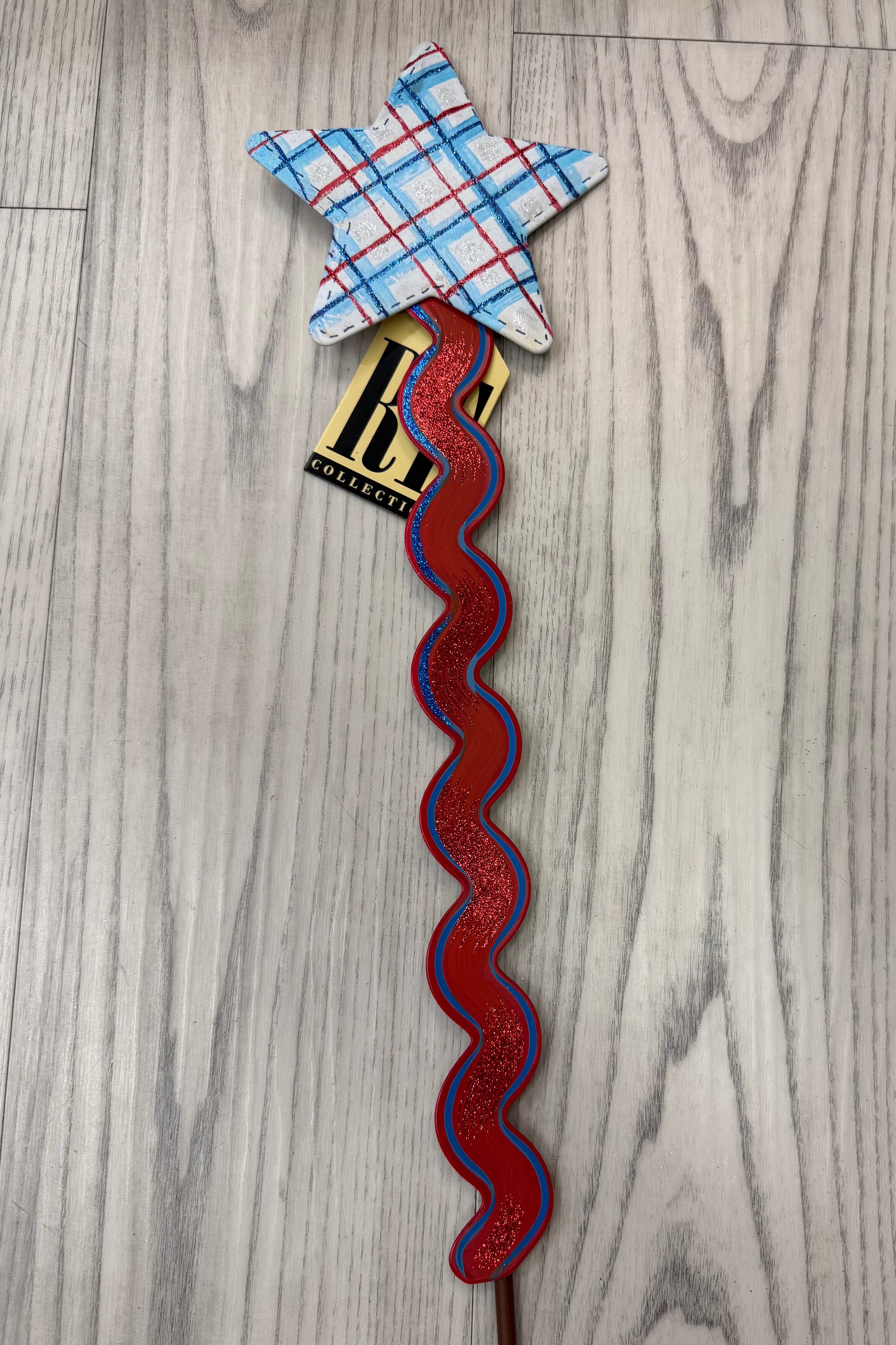 Stars & Ric Rac Streamers GIFT/OTHER ROUNDTOP PLAID