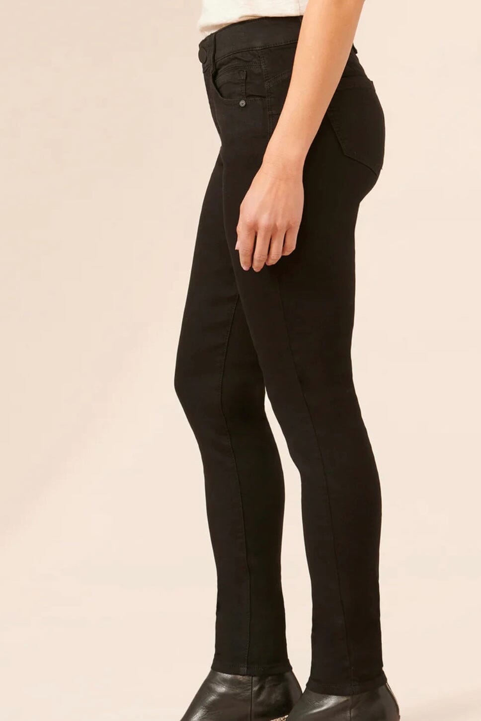 Stretch Black Denim "Ab"solution® Booty Lift Jegging JEANS DEMOCRACY