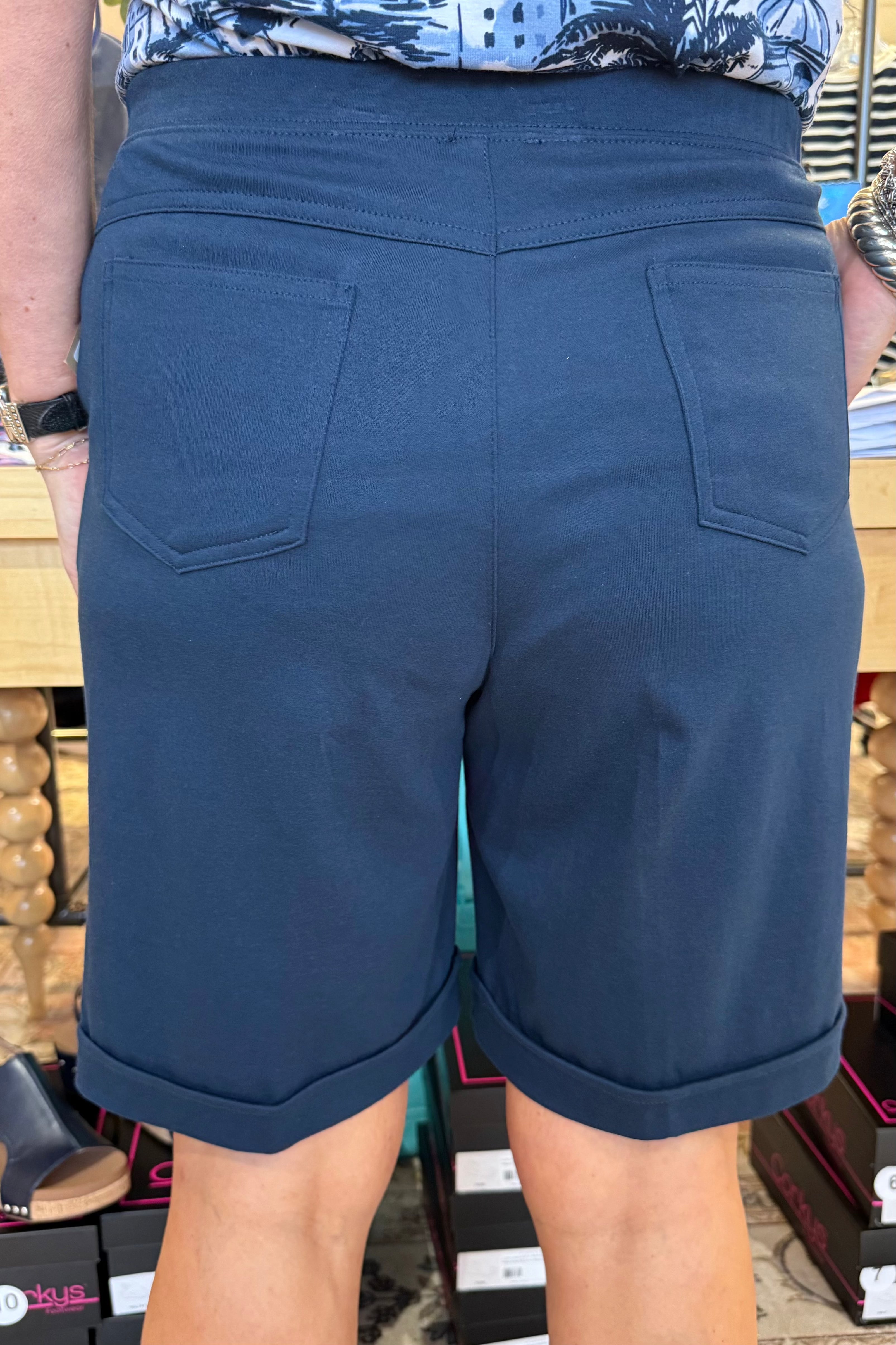 Pull On Short with Pockets and Cuff BOTTOMS SOUTHERN LADY