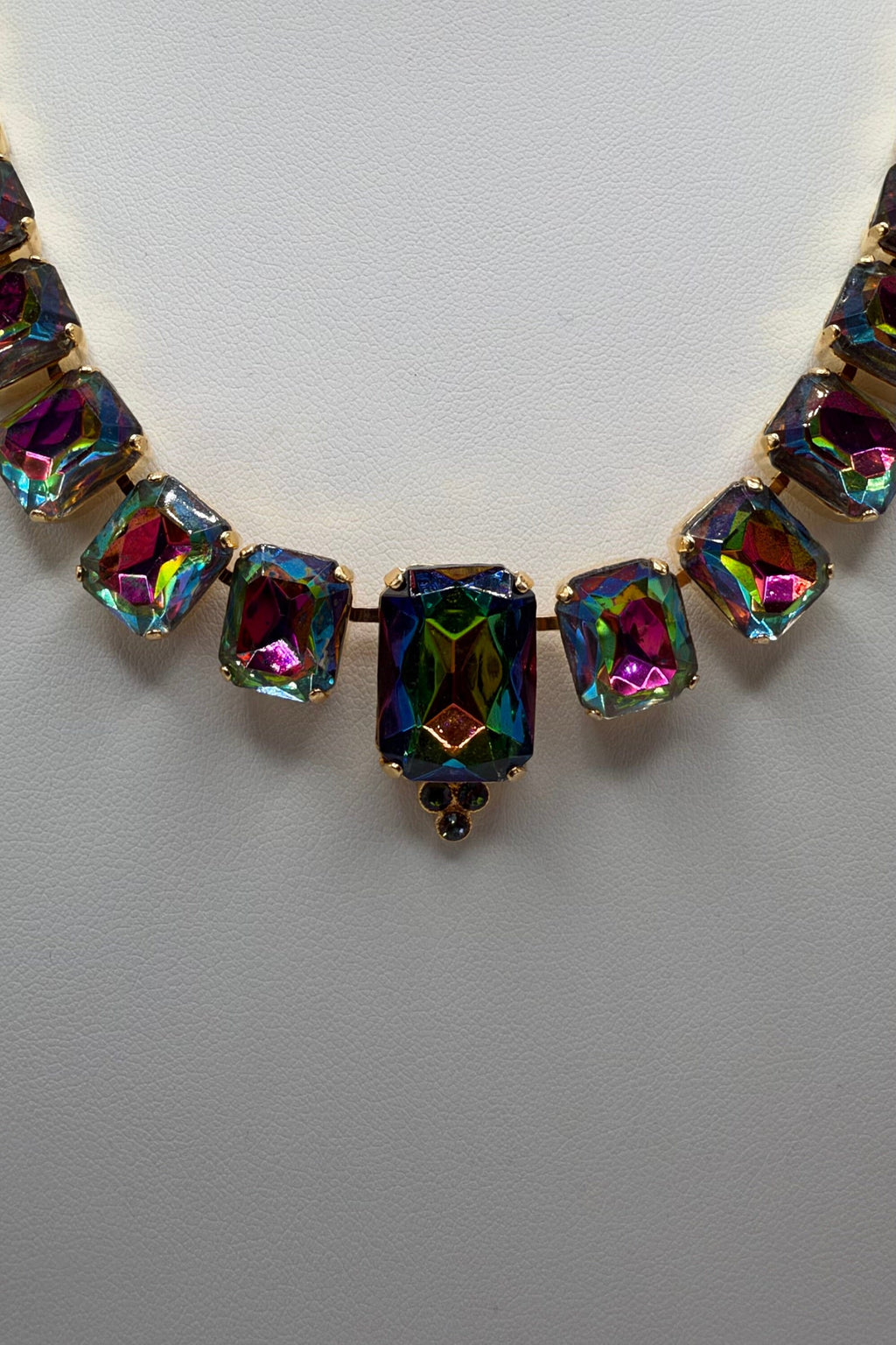 Large Emerald Necklace in "Twlight Serenade" - Yellow Gold BETTERBRANDJEWELRY:ANECK MICHALSMARIANA 
