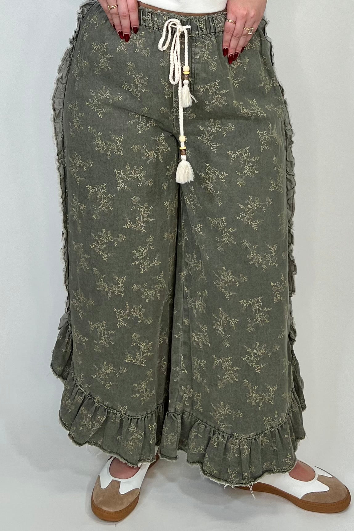 Ruffle Hem Floral Pant