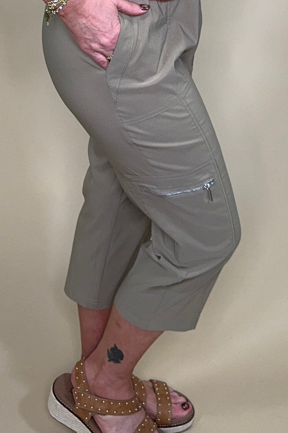 Pull On Cropped Capri Pant BOTTOMS CREATION 