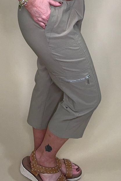 Pull On Cropped Capri Pant BOTTOMS CREATION 