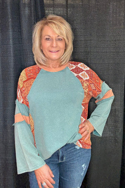 Long Sleeve Crew Neck w/Printed Shoulders JRTOP CASUAL TOP EASEL 