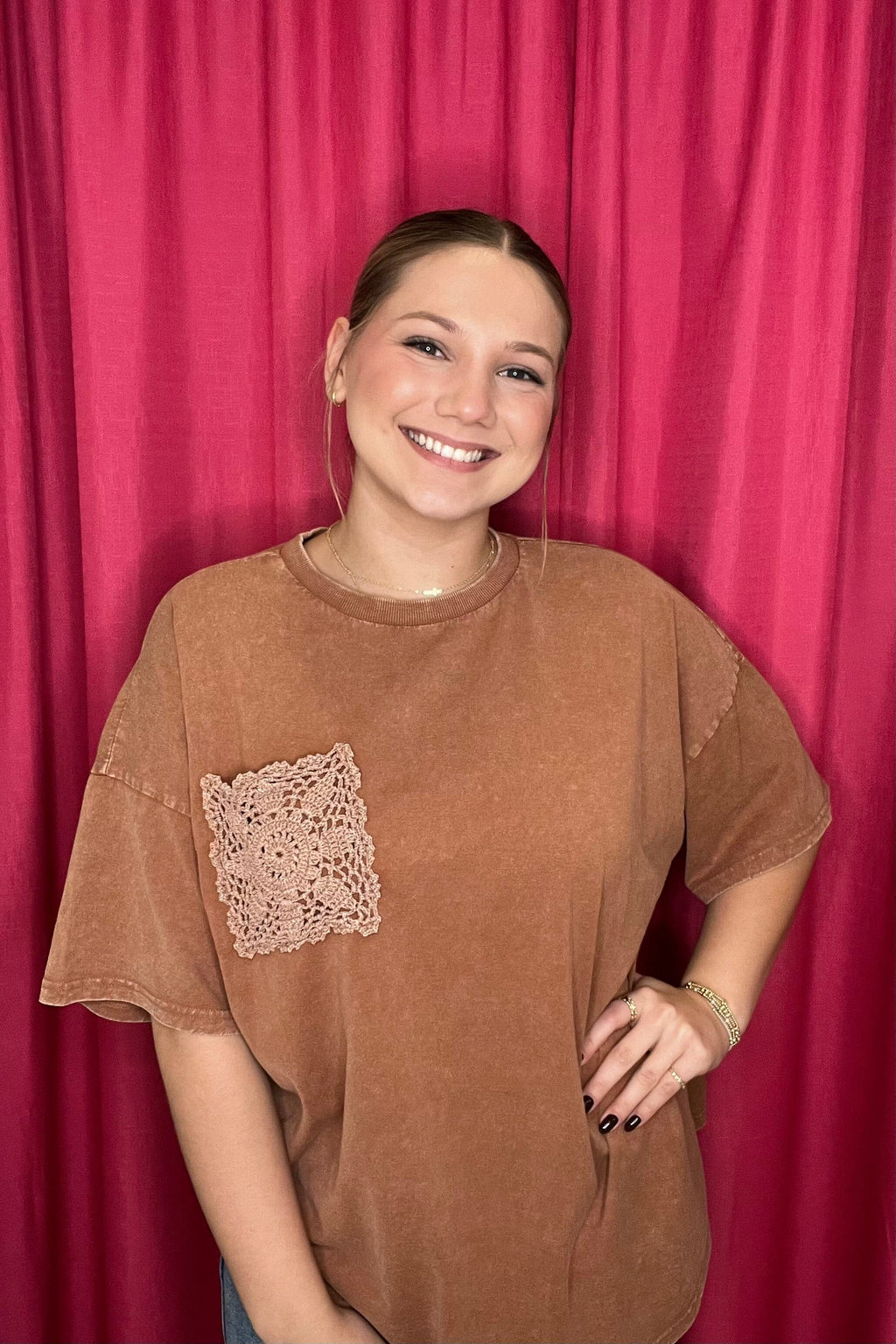 Short Sleeve Tee w/Crocheted Pocket JRTOP CASUAL TOP EASEL 