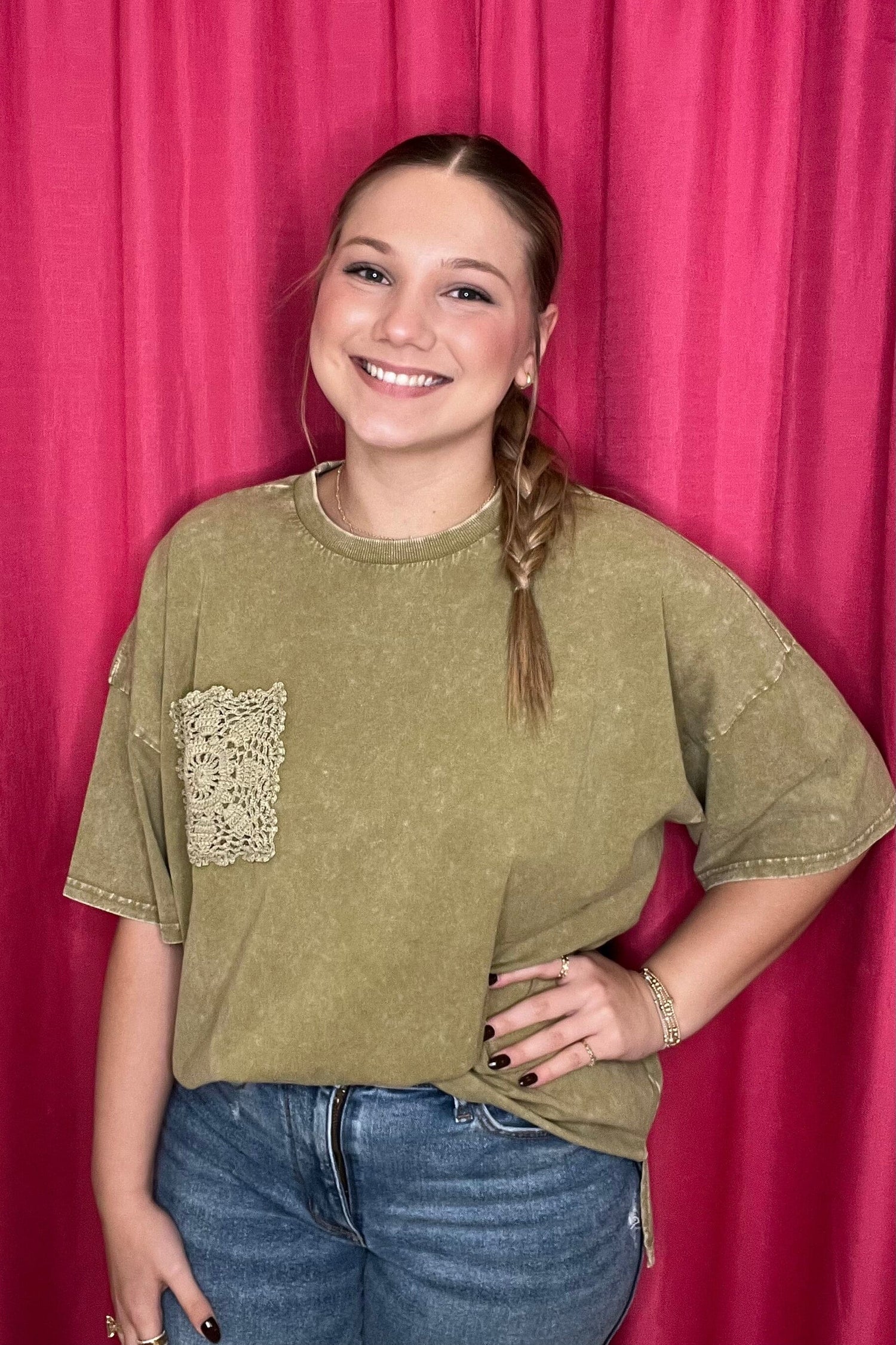 Short Sleeve Tee w/Crocheted Pocket JRTOP CASUAL TOP EASEL 