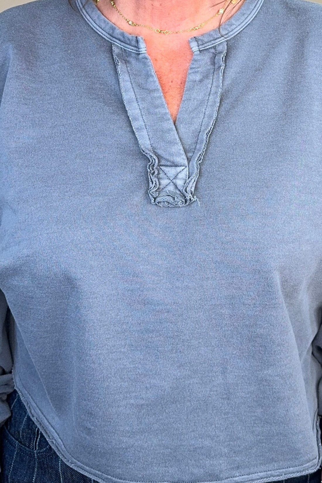 Raw Edge Cropped V Neck Sweatshirt - Blue JRTOP CASUAL TOP BLUPEPPER 