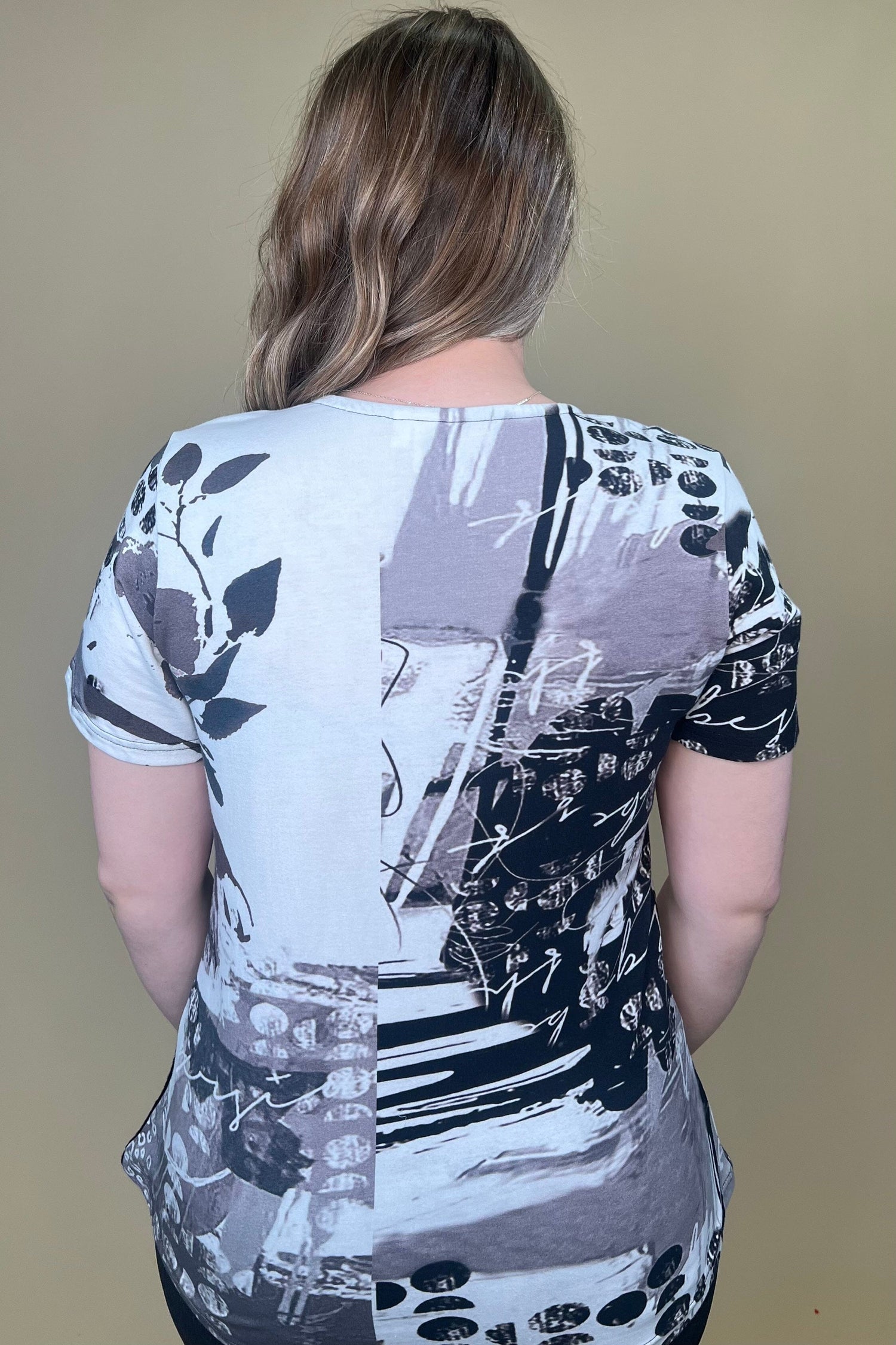 Short Sleeve V-Neck Top w/1 Pocket MISSY TOP SPECIAL PARSLEY &amp; SAGE 