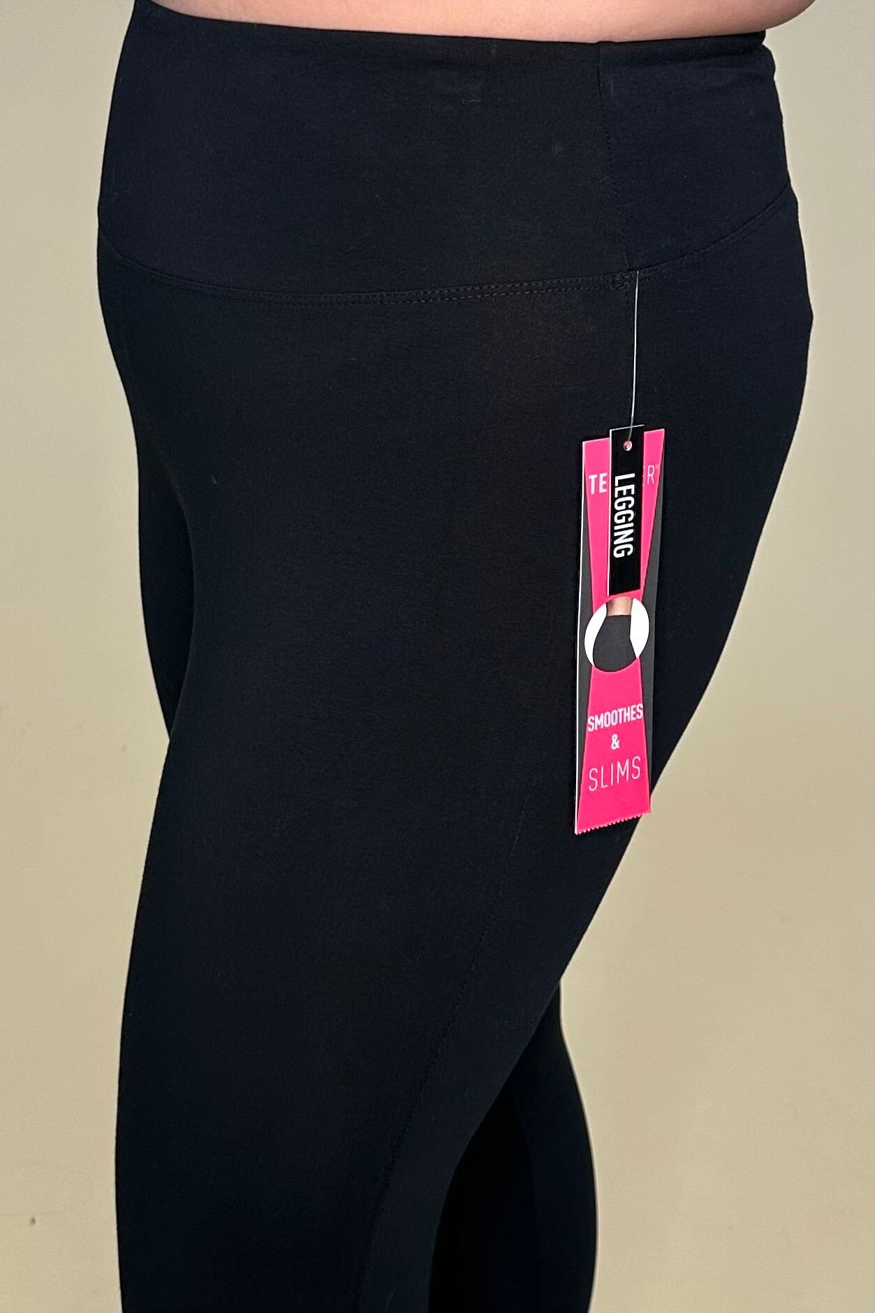 Everyday Capri Legging UNDER ROUSSO 