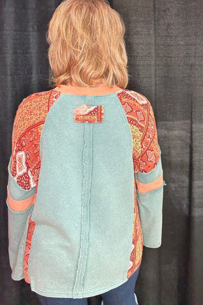 Long Sleeve Crew Neck w/Printed Shoulders JRTOP CASUAL TOP EASEL 