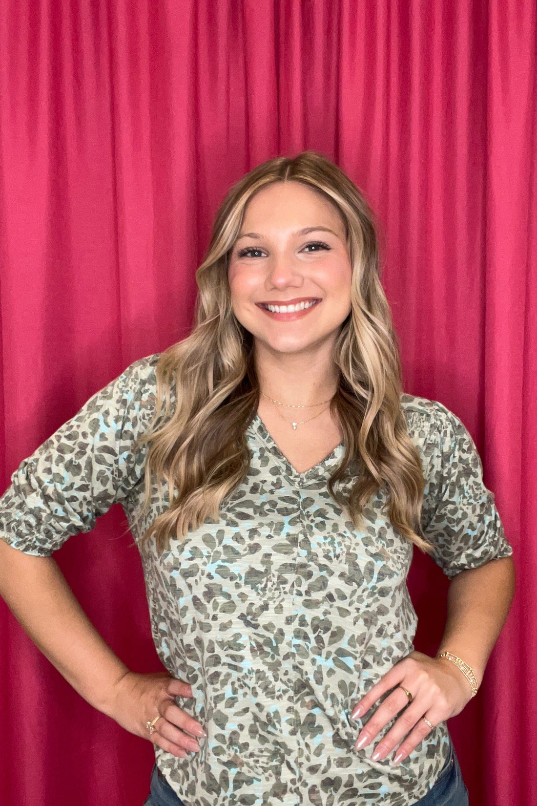 Blousen Elbow Sleeve Scallop V-Neck Printed Top MISSY TOP SPECIAL DEMOCRACY