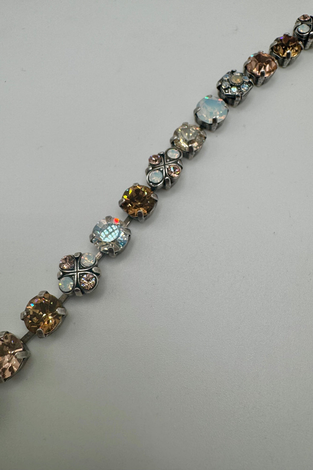 Medium Cluster Bracelet in Peace BETTERBRANDJEWELRY Mariana 