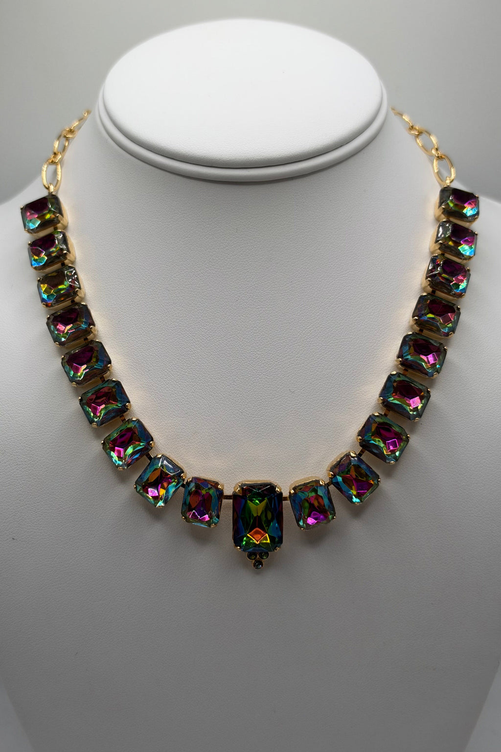Large Emerald Necklace in "Twlight Serenade" - Yellow Gold BETTERBRANDJEWELRY:ANECK MICHALSMARIANA 