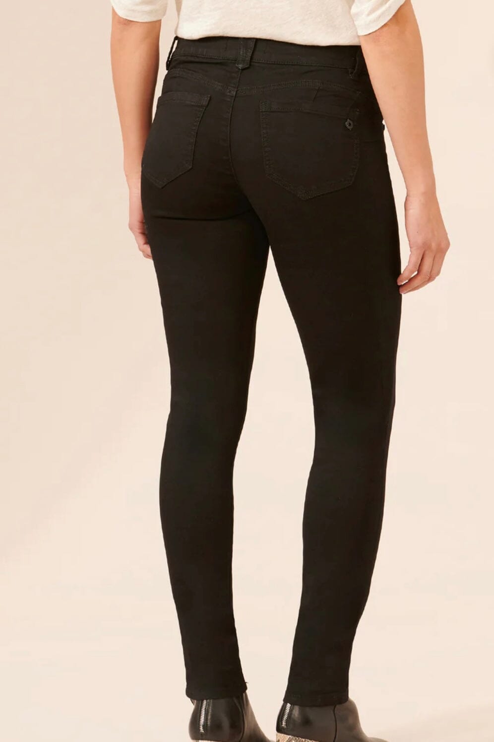 Stretch Black Denim "Ab"solution® Booty Lift Jegging JEANS DEMOCRACY 