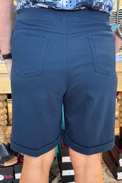 Pull On Short with Pockets and Cuff BOTTOMS SOUTHERN LADY 